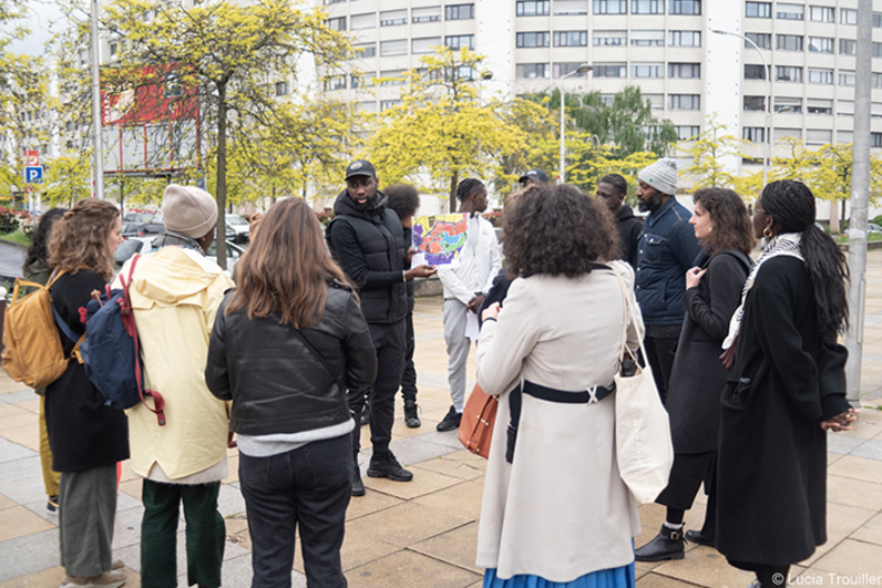 Visite guidée du quartier du palais, à Créteil, par des habitants formés par le CAUE du Val-de-Marne