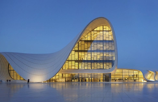 Centre culturel Heydar-Aliyev à Bakou (Azerbaïdjan), architecte Zaha Hadid