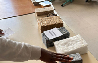 Atelier scolaire sur les matériaux biosourcés à Ivry-sur-Seine