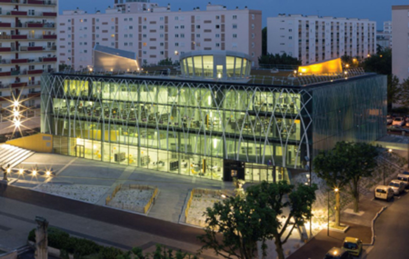Mediatheque De L Abbaye Nelson Mandela A Creteil