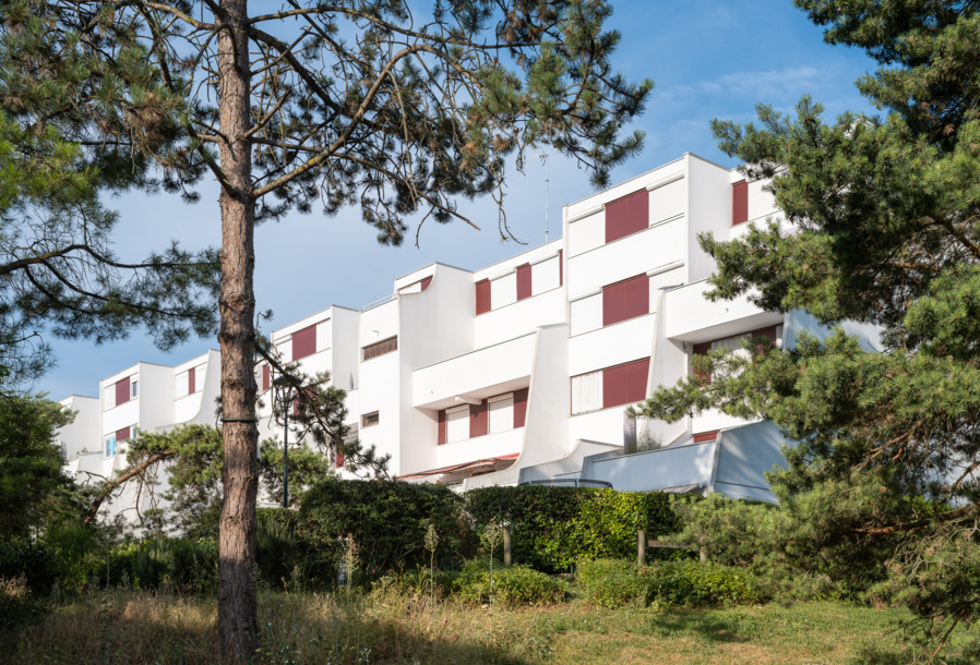 Ensemble de plusieurs bâtiments appelé "Le Terroir" abritant des logements dit intermédiaires, situé au Val-de-Fontenay à Fontenay-sous Bois